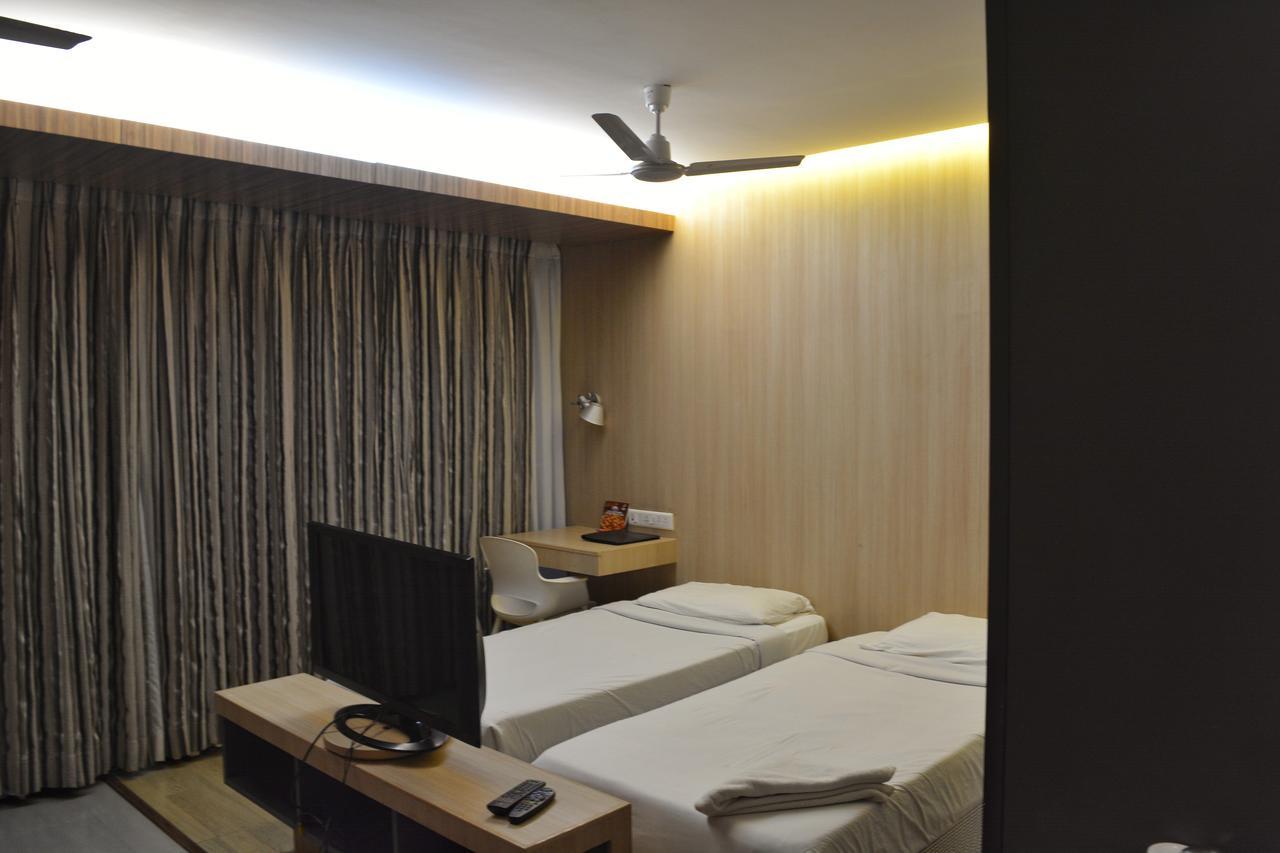 Satkar Paradise Aparthotel Manipal Exteriör bild